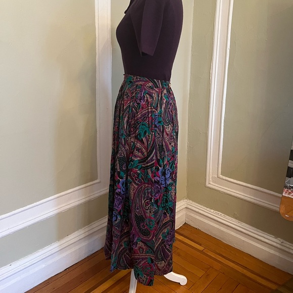 Vintage 90s Paisley and Roses Print Pleated Skirt by Saddle Club - Picture 6 of 11